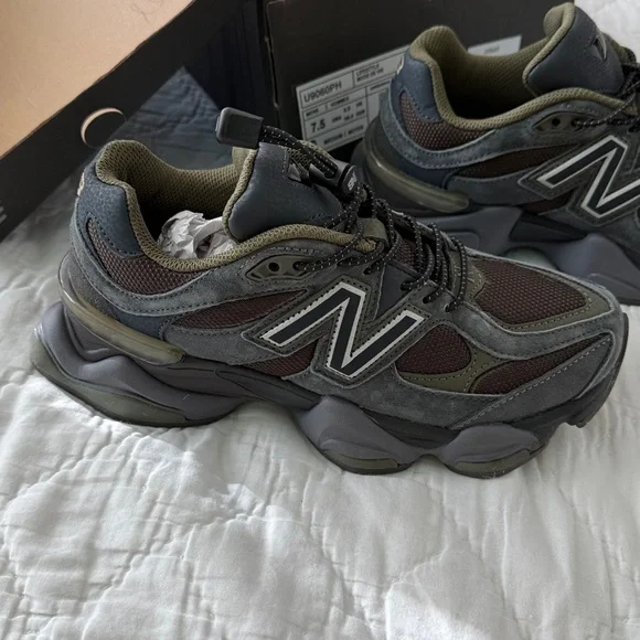 New Balance 9060 Blacktop Dark Moss EU38.5/US7.5 - Picture 5 of 11